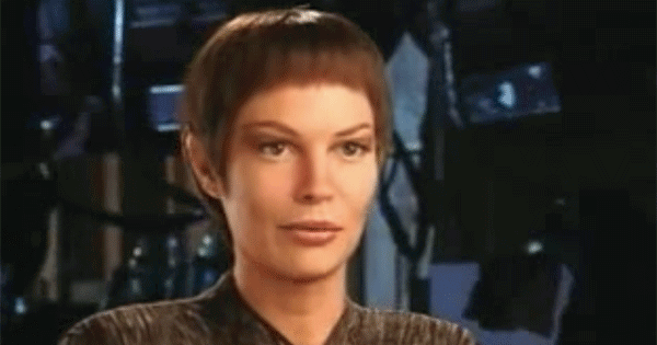 Jolene Blalock played T'pol in Star Trek: Enterprise. 