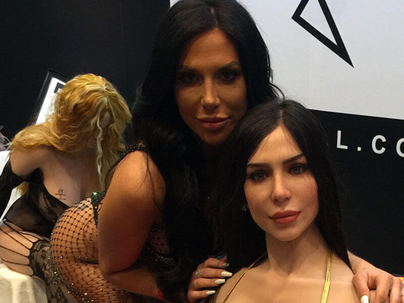 Celebrity Doppelgängers, an Oral Sexbot, and More Lifelike Sex Dolls at AVN 2019 PHOTOS photo