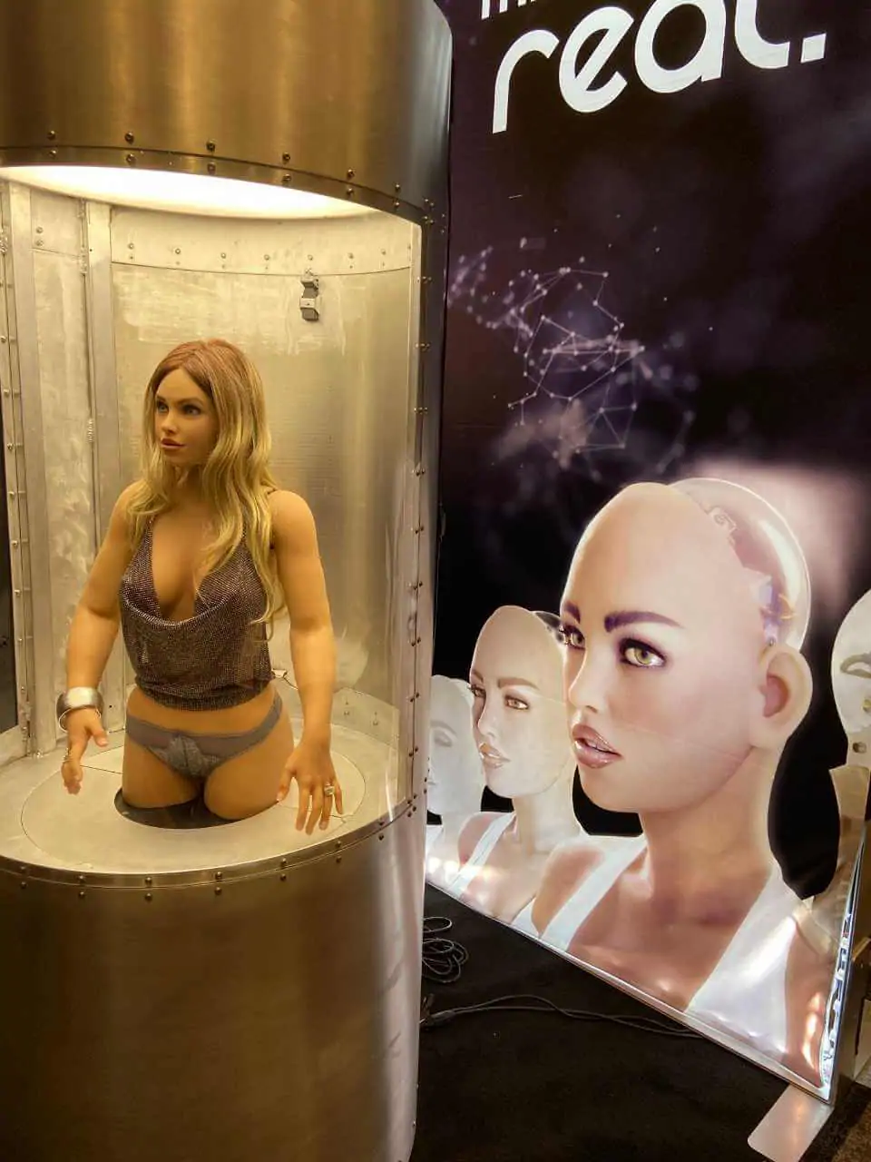 Stunning Sexbots, Love Dolls, and a Ripped Male Hot Cop at AVN 2020  [PHOTOS] - Future of Sex