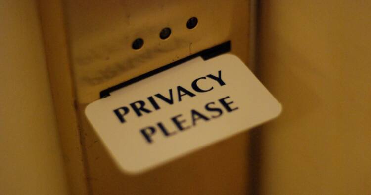 Screenshot of Privacy Tag attached to a door