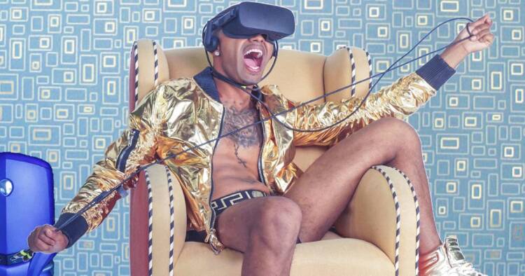 Image of male model Carter enjoying porn on Virtual Reality